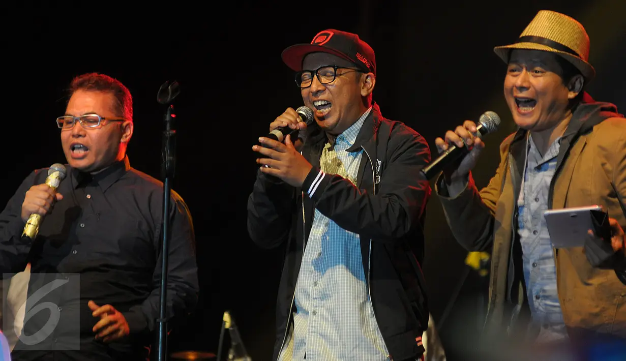P-Project saat beraksi di The 90’s Festival: Big Reunion yang digelar di kawasan Senayan, Jakarta, Sabtu (7/11/2015). Acara tersebut menjadi ajang reuni generasi tahun 90-an. (Liputan6.com/Herman Zakharia)