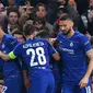 Perayaan gol Ruben Loftus Cheek pada leg kedua Liga Europa yang berlangsung di Stadion Stamford Bridge, London, Jumat (10/5). Chelsea menang 4-3 atas Eintracht Frankfurt lewat adu penalti. (AFP/Oliver Greenwood)