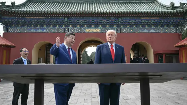 Momen Akrab Donald Trump dan Xi Jinping di Temple of Heaven Beijing