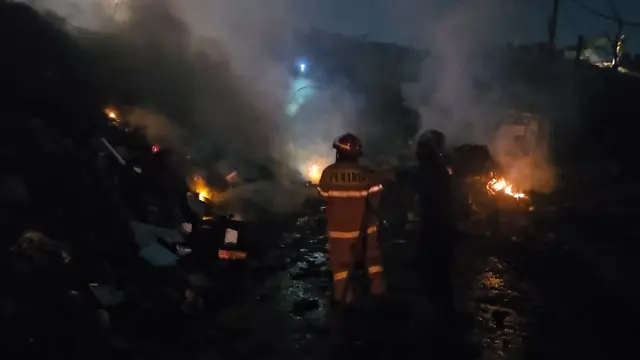 Tumpukan Sampah TPA Cipayung Depok Alami Kebakaran