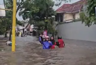 Cuaca ekstrem di Kabupaten Jember pada Rabu (28/1/2026) sore mengakibatkan banjir di sejumlah titik.