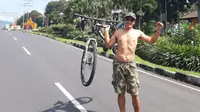 Pelatih Persiraja Pilih Gowes Sepeda dan Menaklukkan Tanjakan Kota Batu