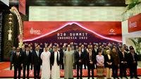 Pertamina menggandeng beberapa perusahaan asal Uni Emirat Arab (UEA) untuk mengembangkan potensi energi dan produksi kilang di Indonesia. Komitmen ini diumumkan di hadapan Presiden Joko Widodo dan dan Presiden Uni Emirat Arab Mohammed bin Zayed Al Nahyan.