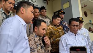 Mentan Amran Sulaiman Sidak Harga Beras di Pasar Legi Solo