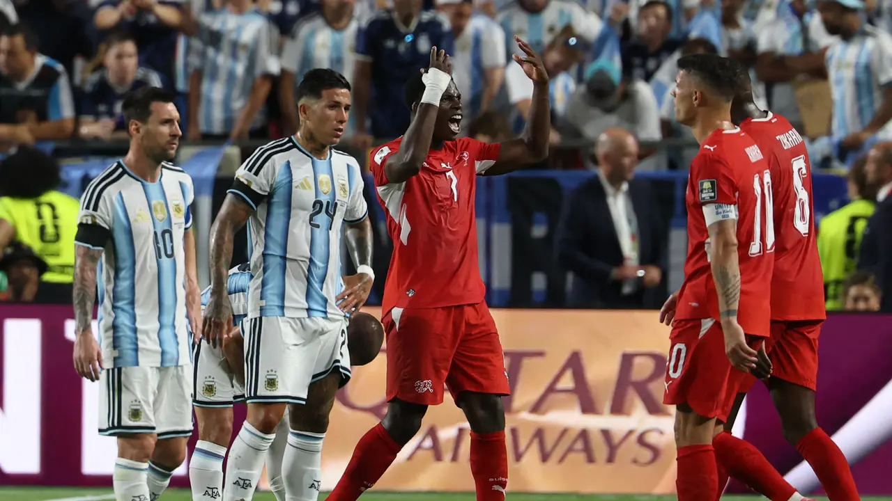 Drama kartu merah Breel Embolo saat Swiss kalah dari Argentina di perempat final Piala Dunia 2026