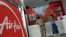 Suasana tempat penjualan tiket pesawat AirAsia di Terminal 3 Bandara Soekarno Hatta, Minggu (28/12/2014). (Liputan6.com/Faizal Fanani)