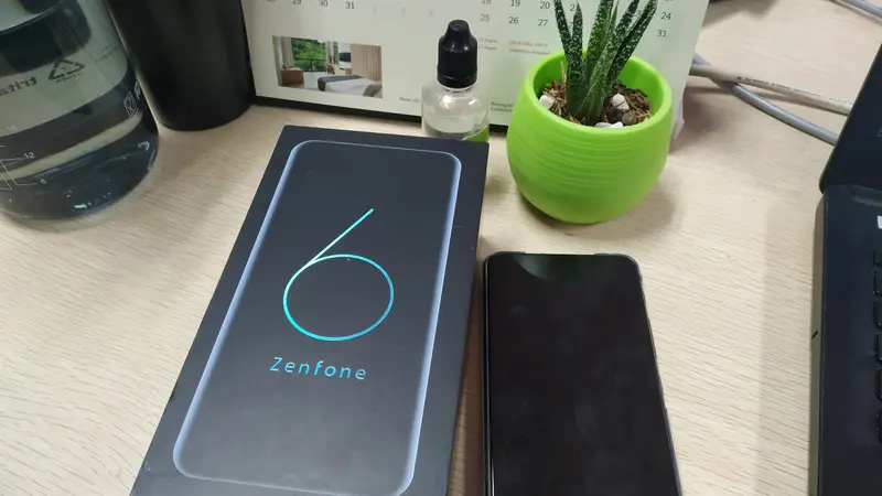 Asus Zenfone 6, Smartphone Tanpa Poni Berkamera Unik