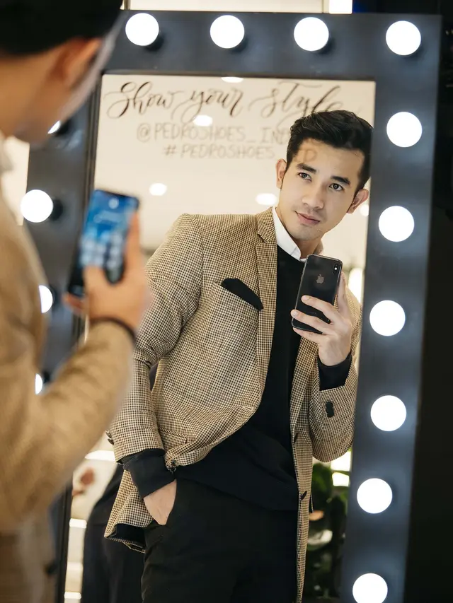 Mirror Selfie