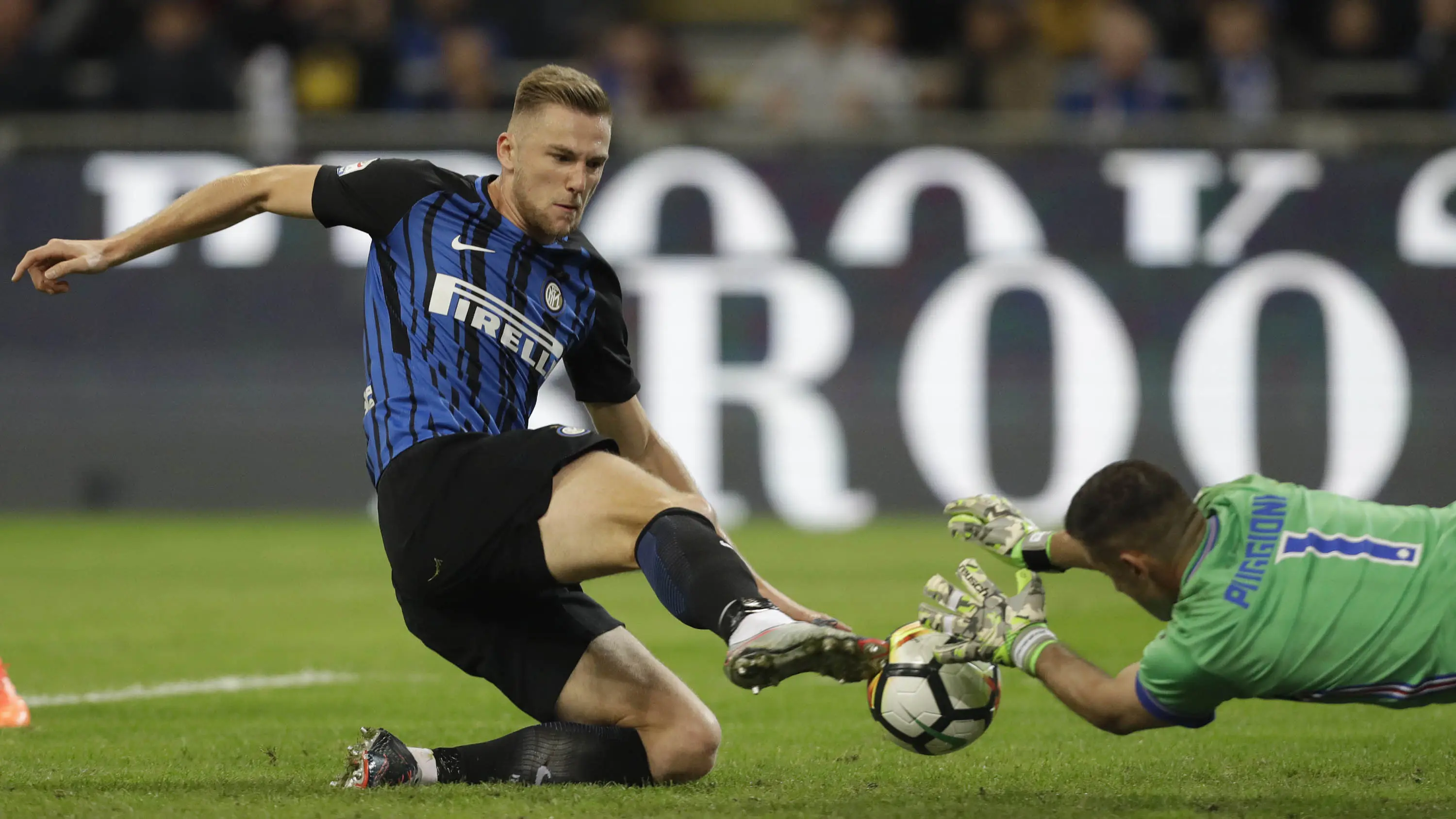 Milan Skriniar mengaku kerasan bermain untuk Inter Milan. (AP/Luca Bruno)