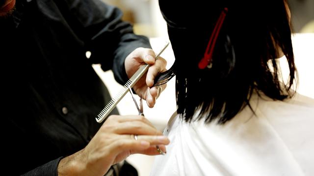 Ilustrasi Potong Rambut