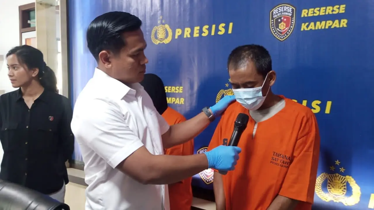 Polisi menginterogasi ayah cabuli anak tiri di Kabupaten Kampar.