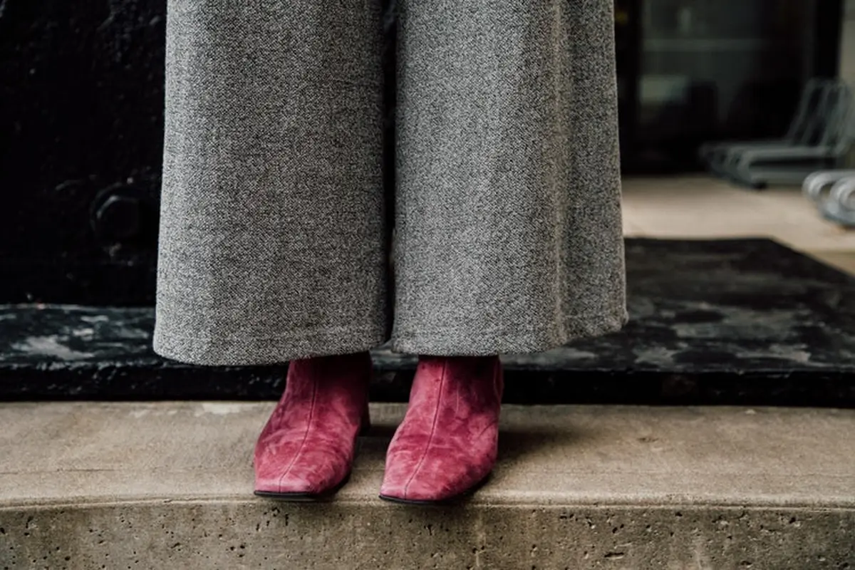 Punya Sepatu Suede? Ini Cara Merawatnya Agar Awet