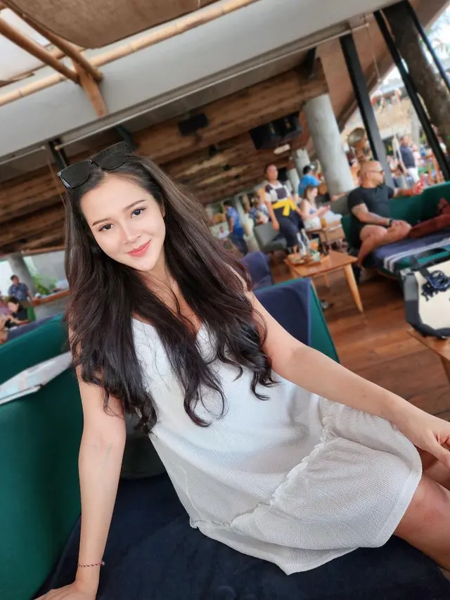 6 Potret Terbaru Bella Bonita Istri Denny Caknan, Salah Satu Anak Kembarnya Meninggal