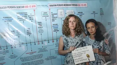 Para istri dari tersangka kasus pelecehan seksual JIS saat memberikan konferensi pers, Jakarta, Kamis (6/11/2014) (Liputan6.com/Faizal Fanani)