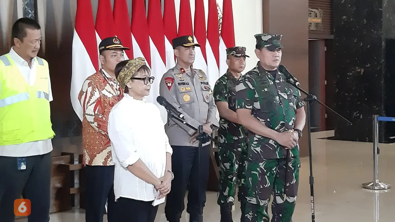 Menlu RI Retno Marsudi dan Panglima TNI Yudo Margono.