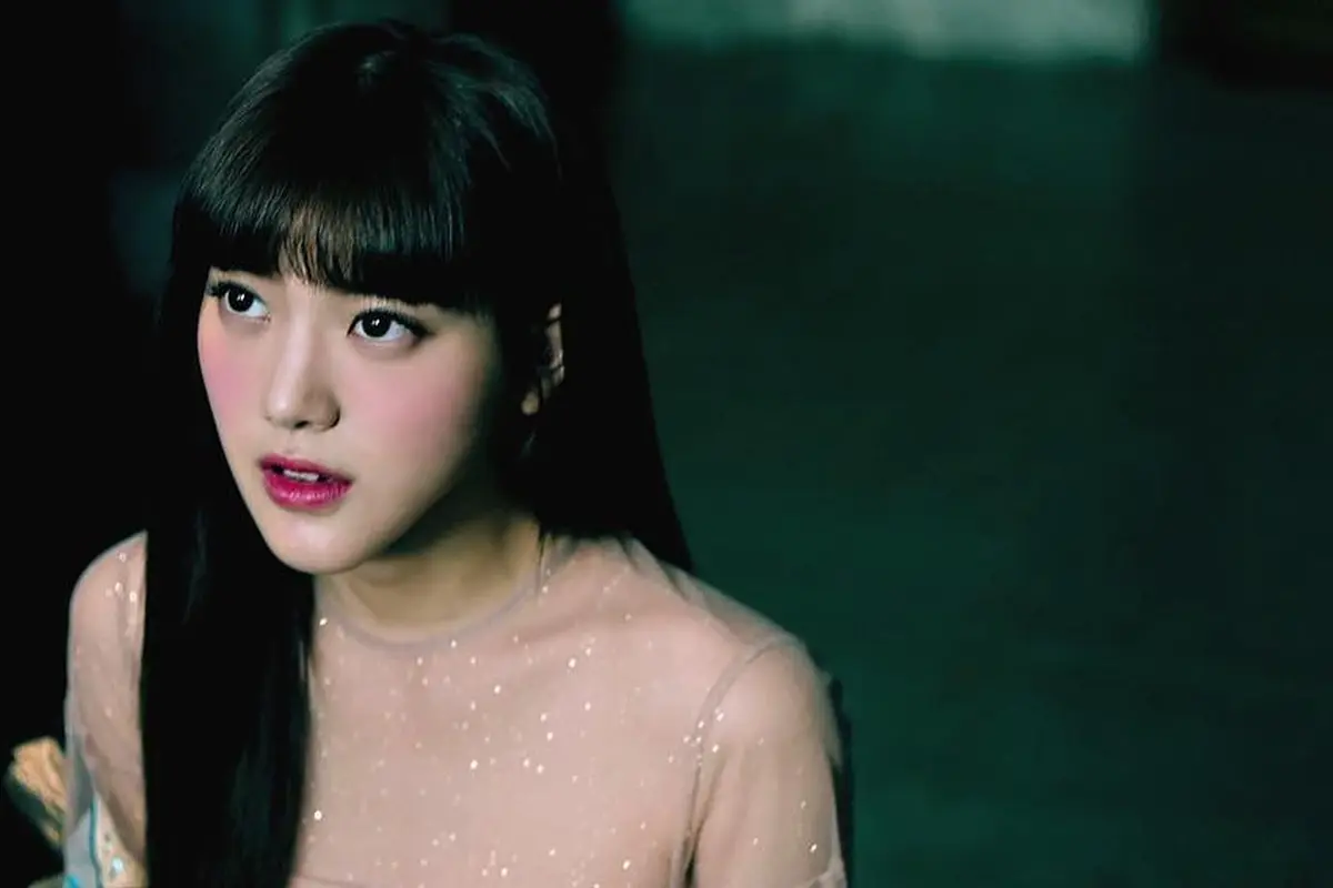[Bintang] Lirik Lagu Minseo, Is Who