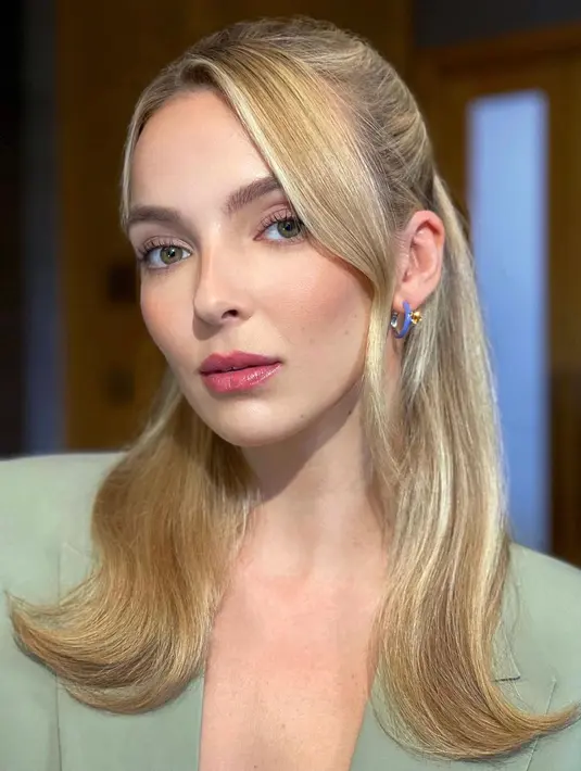 Nama Jodie Comer populer berkat peran pembunuh psikopat dalam serial Killing Eve (2018). (FOTO: instagram.com/jodiemcomer/)