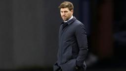 Keberhasilan di kancah Eropa ini sekaligus menunjukan bahwa klub asuhan Steven Gerard tidak hanya garang di kompetisi domestik. (Photo by RUSSELL CHEYNE/POOL/AFP)