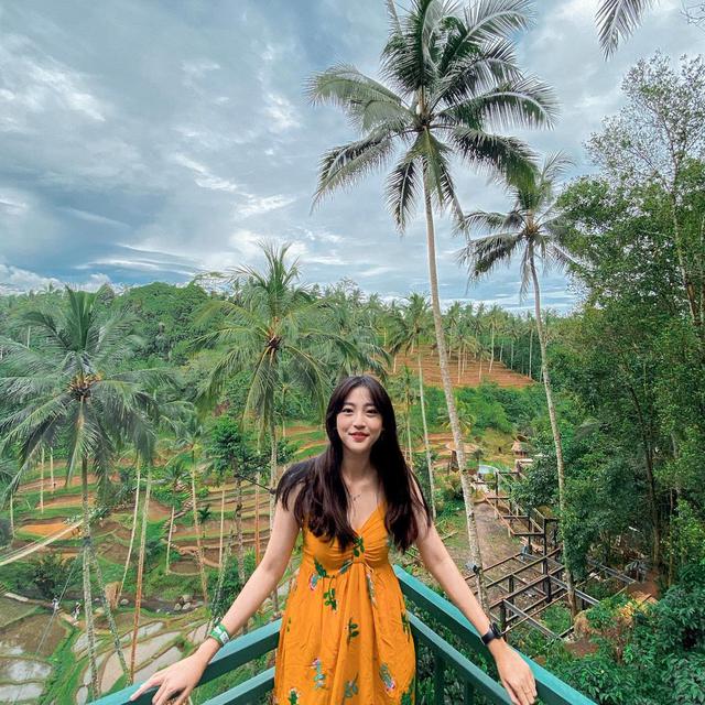 6 Potret Terbaru Nona Berlian 'Ronaldowati', Kini Kepakkan Sayap Bintangi Series