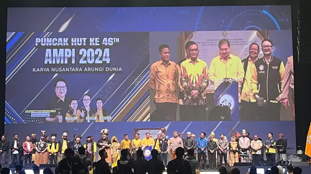 Ketua Umum (Ketum) Partai Golkar Airlangga Hartarto saat menghadiri acara Puncak HUT Ke-46 AMPI di Djakarta Theatre, Jalan MH Thamrin, Jakarta Pusat, Jumat (2/8/2024).