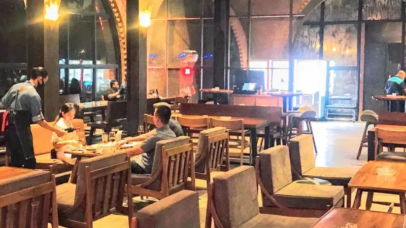 Cara Restoran Mewah di Jakarta Hadapi Tatanan Hidup Baru