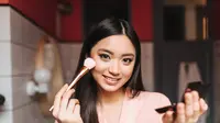 5 Kebiasaan Sepele yang Bisa Bikin Kecantikan Wanita Memudar, Jangan Abaikan