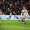 Pemain Bournemouth Alex Jimenez (tengah) mencetak gol ke gawang Liverpool di pekan ke-23 Liga Inggris 2025/2026 di Vitality Stadium, Minggu (25/01/2026) dini hari WIB. (AP Photo/Ian Walton)