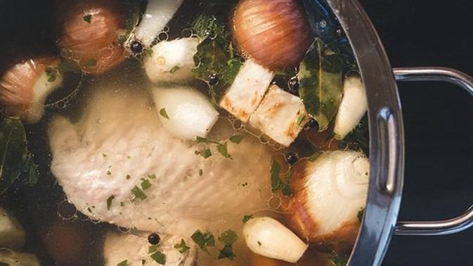 Tips Dan Resep Membuat Kaldu Ayam Sedap Tanpa Penyedap Rasa Lifestyle Fimela Com