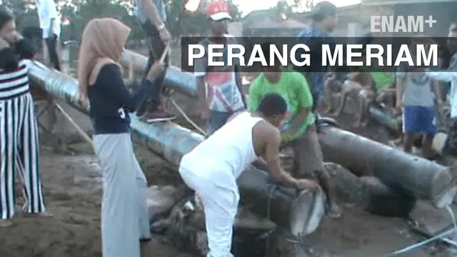 Tradisi perang meriam dikabupaten Banjar, Kalimantan Selatan menjadi hiburan disaat hari raya Idul Fitri.