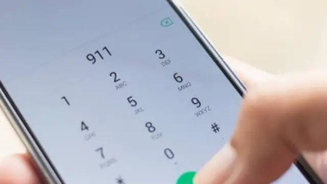 ilustrasi menghubungi 911.