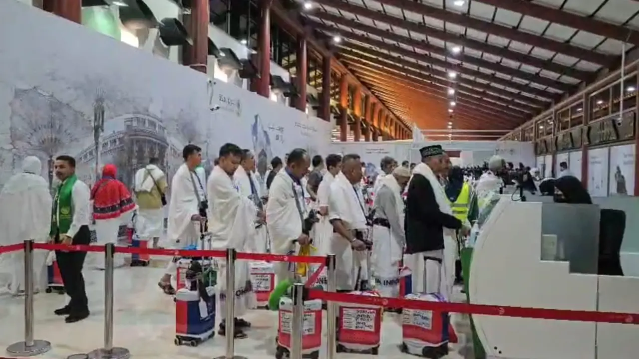 Proses Pemberangkatan Jemaah Haji Indonesia 2025 Melalui Bandara Soekarno-Hatta