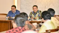 Rapat konsultasi pimpinan dengan para ketua pansus dan panja RUU dan ketua-ketua Komisi di ruang rapat pimpinan DPR di Jakarta