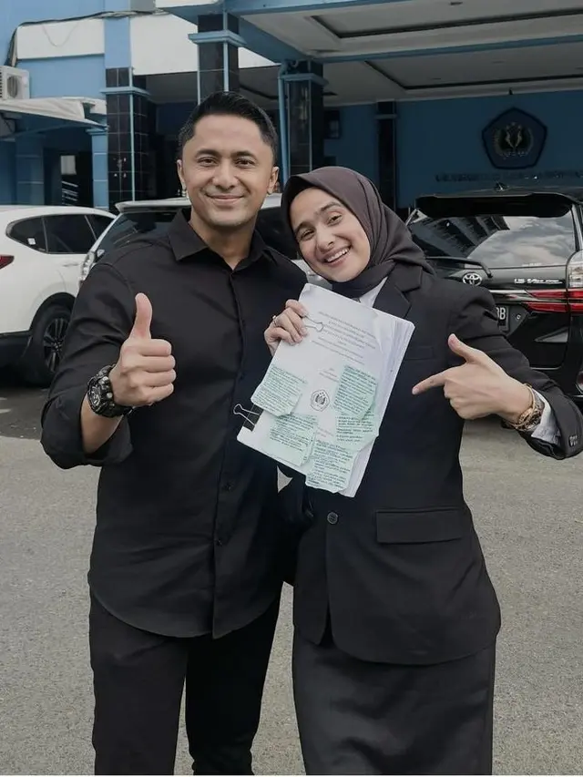 8 Potret Sonya Fatmala Lulus Sidang Skripsi di Usia 30 Tahun, Tetap Bangga