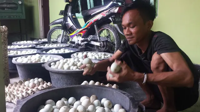 Perajin Telur Asin