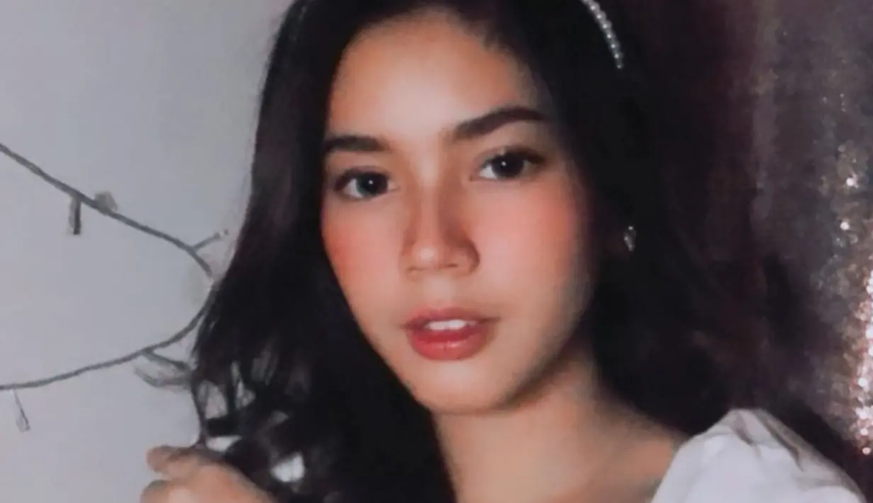 Dancer, rapper dan juga aktris ini kian memesona saat tampil dengan riasan wajah tebal. (Liputan6.com/IG/@faynabilalxndr)
