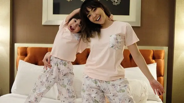 7 Potret Gisella Anastasia dan Gempita Pakai Baju Kembar, Kompak
