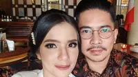 Sheila Marcia Pamer Foto Pakai Baju Pengantin Pernikahan dengan Dimas Akira