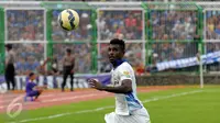 Bek tangguh Persib Bandung Rudolof Yanto Basna (Liputan6.com/Helmi Fithriansyah)