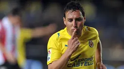 Kegembiraan gelandang Villarreal, Santi Cazorla setelah mencetak gol ke gawang Athletic Bilbao dalam lanjutan La Liga yang berlangsung di Madrigal Stadium, Villarreal, 21 Maret 2009. AFP PHOTO/DIEGO TUSON 