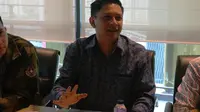 Ketua Panitia Pelaksana Piala Presiden 2017, Iwan Budianto, menjelaskan mengenai teknis pelaksanaan turnamen pramusim tersebut di Kantor PSSI, Selasa (31/1/2017). (Bola.com/Benediktus Gerendo Pradigdo)