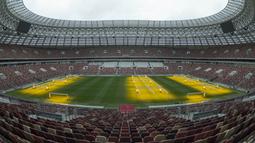 Suasana dalam Stadion Luzhniki, Moscow, Kamis,(5/10/2017). Stadion Luzhniki akan menjadi stadion untuk pembukaan dan penutupan Piala Dunia 2018 Rusia. (AP/Ivan Sekretarev)