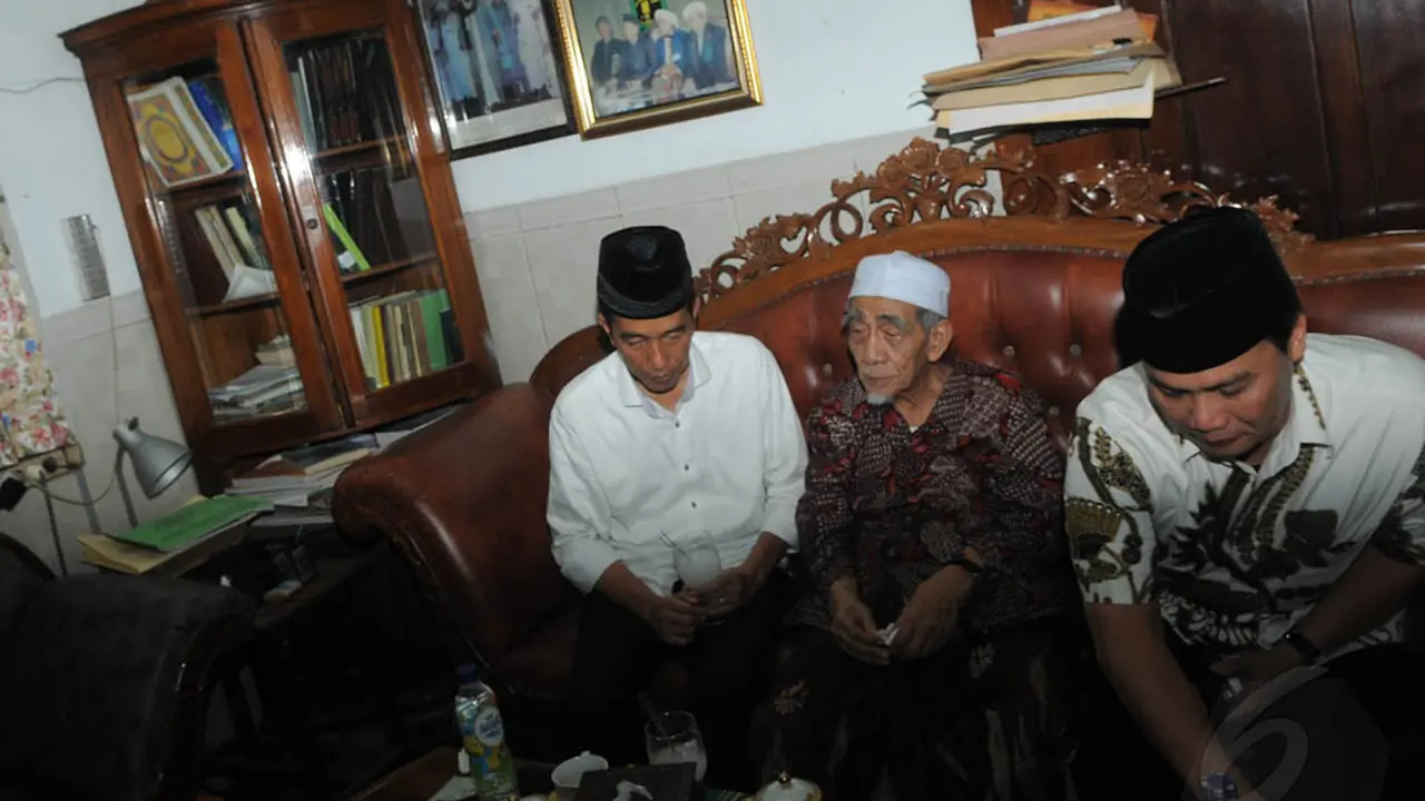 Cari Dukungan, Jokowi Blusukan ke Pesantren Al-Anwar