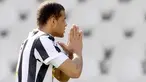 Selebrasi gol gelandang Juventus asal Brasil, Felipe Melo ke gawang Atalanta dalam lanjutan Serie A di Olimpico, Turin, 28 Maret 2010. Juve unggul 2-1. AFP PHOTO / DAMIEN MEYER 