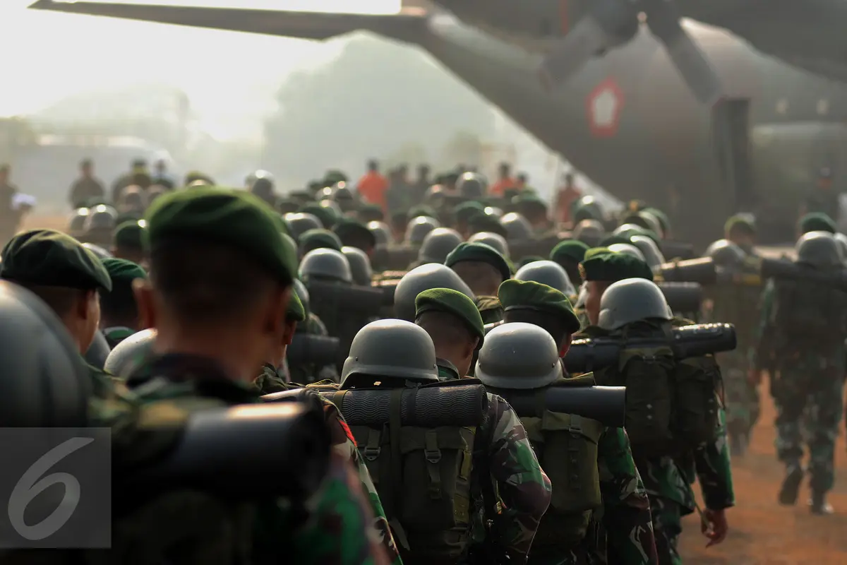 20151027-TNI Rotasi 1.000 personil Satgas Kebakaran Hutan dan Lahan-Jakarta