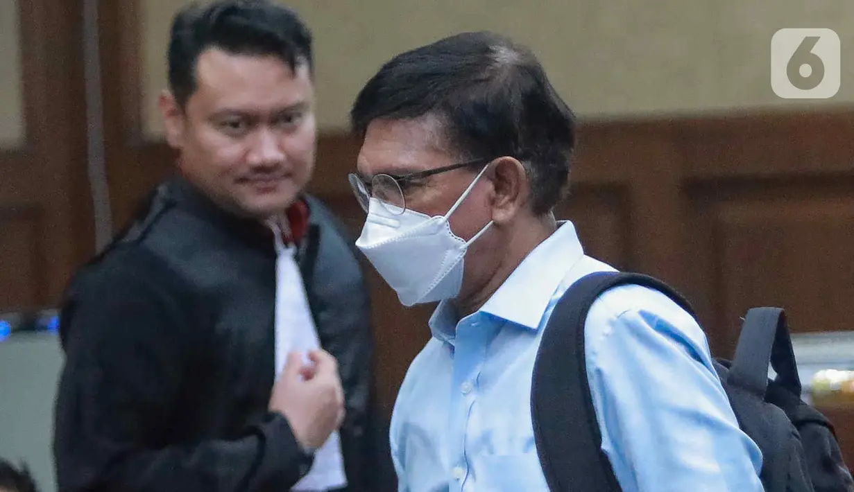 Hal memberatkan vonis yakni hakim beranggapan Johnny G. Plate tidak membantu program pemerintah dalam pemberantasan korupsi. Tidak mengakui kesalahannya dan merasa tidak bersalah. (Liputan6.com/Herman Zakharia)