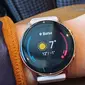 Samsung Galaxy Watch Active. Liputan6.com/Nila Chrisna Yulika