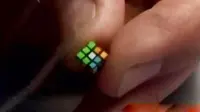 Rubik Terkecil di Dunia Ini Berhasil Diselesaikan, Mau Coba?