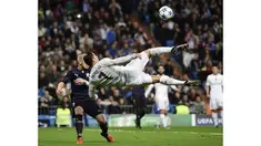 7 gol spektakuler versi UEFA TV yang dilahirkan dari kaki dan kepala Cristiano Ronaldo selama kariernya sebagai pesepak bola di klub Manchester United dan Real Madrid.