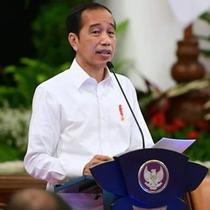 Presiden Jokowi saat berpidato di hadapan menteri-menterinya