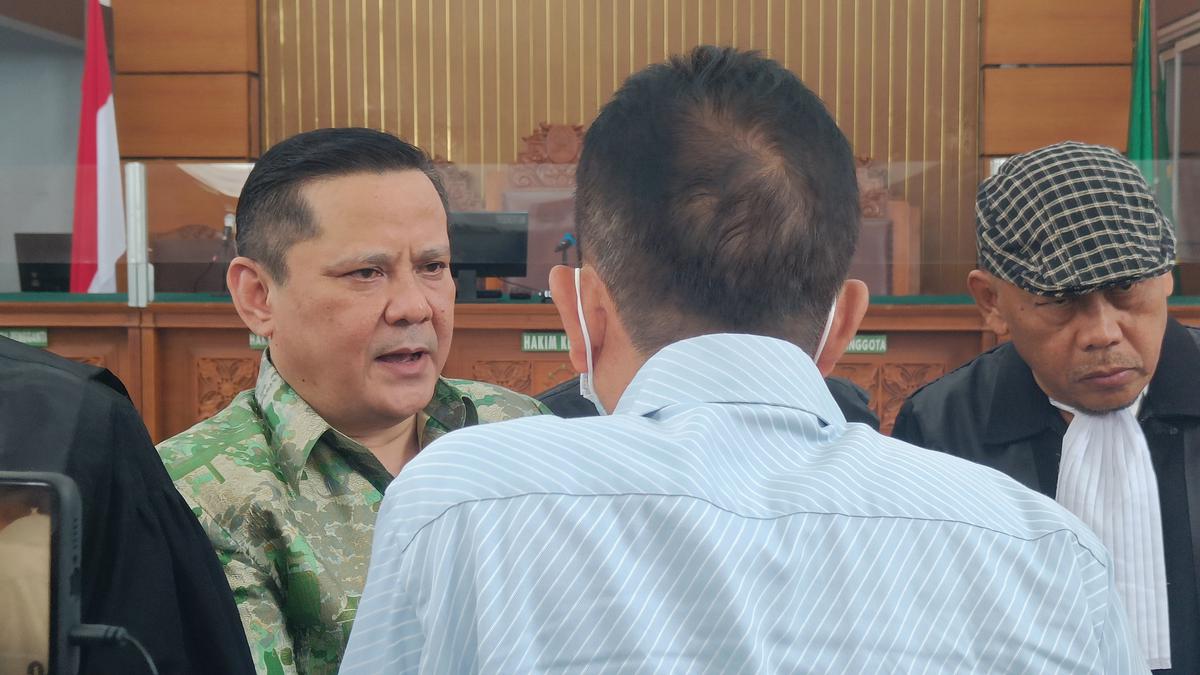 Tiba di PN Jaksel, Napoleon Bonaparte Siap Hadapi Vonis Kasus Penganiayaan M Kece - Vimarsana News